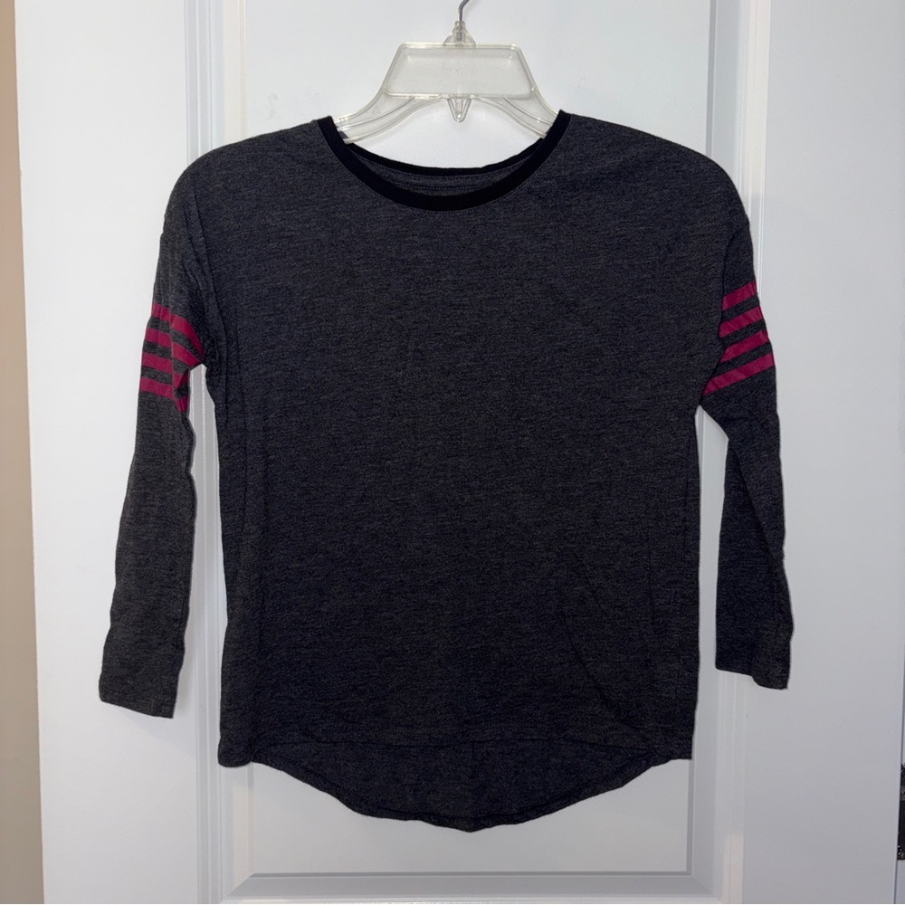 Girl’s Old Navy Charcoal and Magenta Long Sleeve Tee Size: M